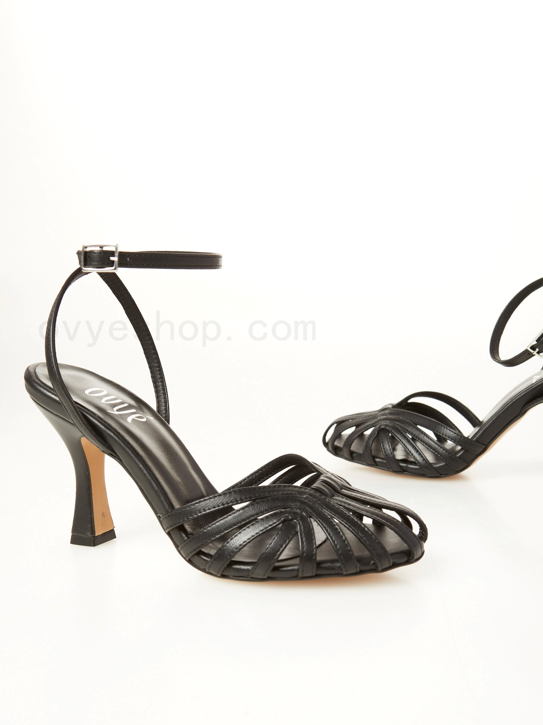 70% Di Sconto Leather Spider Sandal F0817885-0543